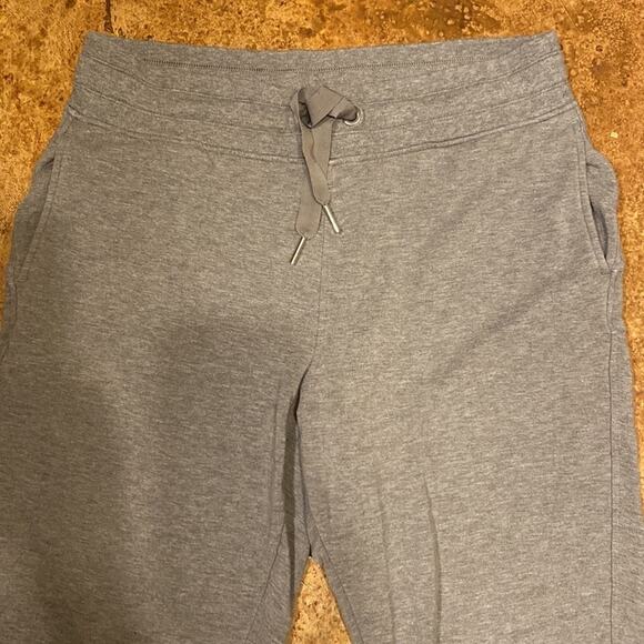 ATHLETA‎ women’s grey super soft cropped Tencel Balance Jogger pants - Picture 2 of 6